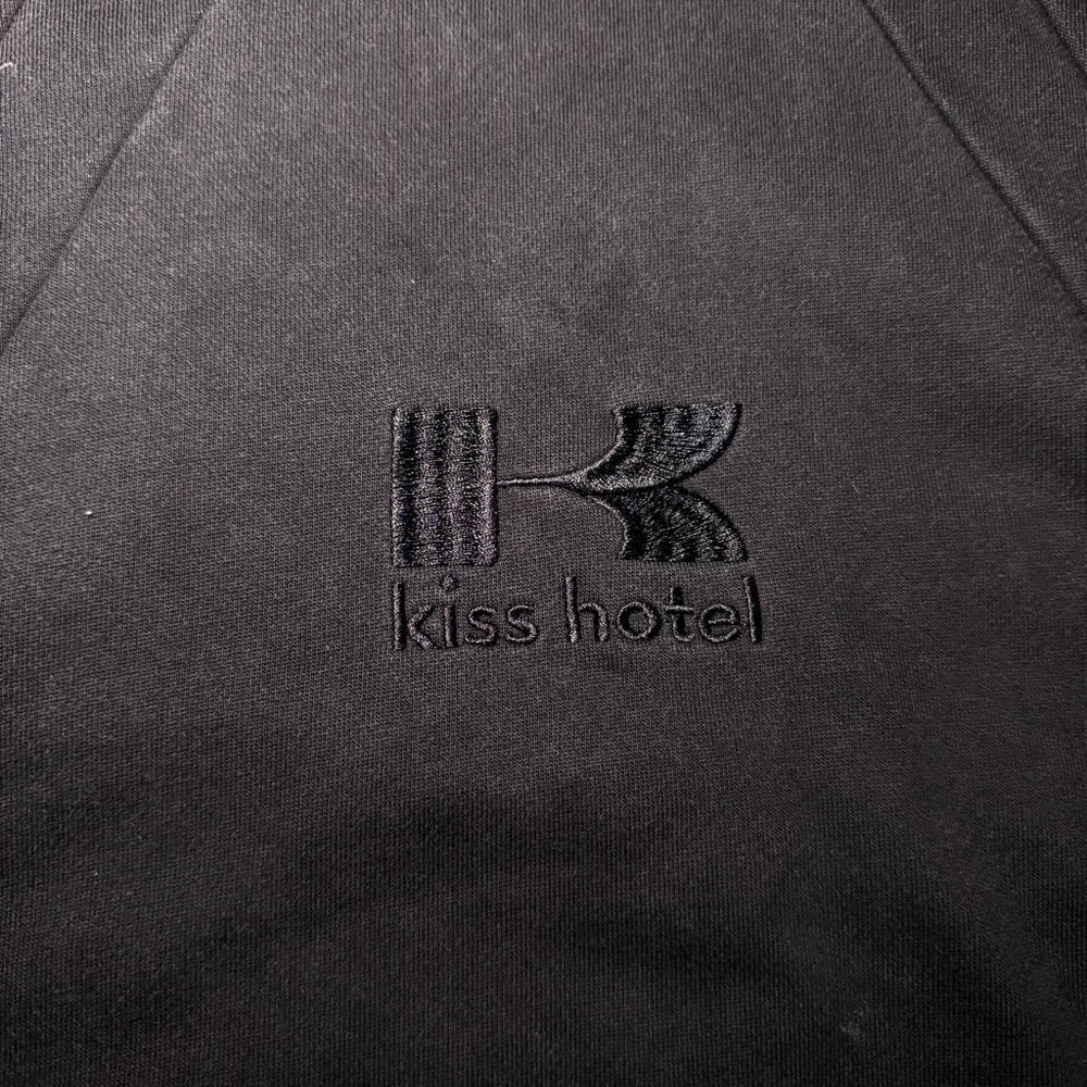 Kiss Hotel - Picture 6 of 7